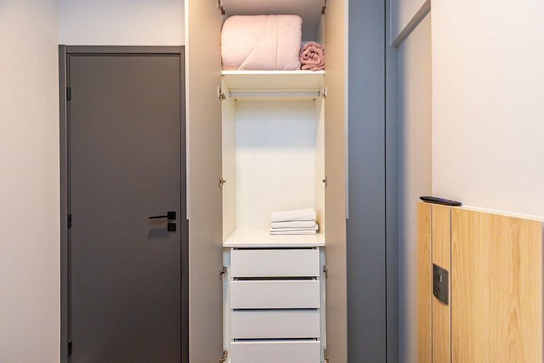 Apto de 2 Quartos c/ garagem no Água Verde-VBE1401