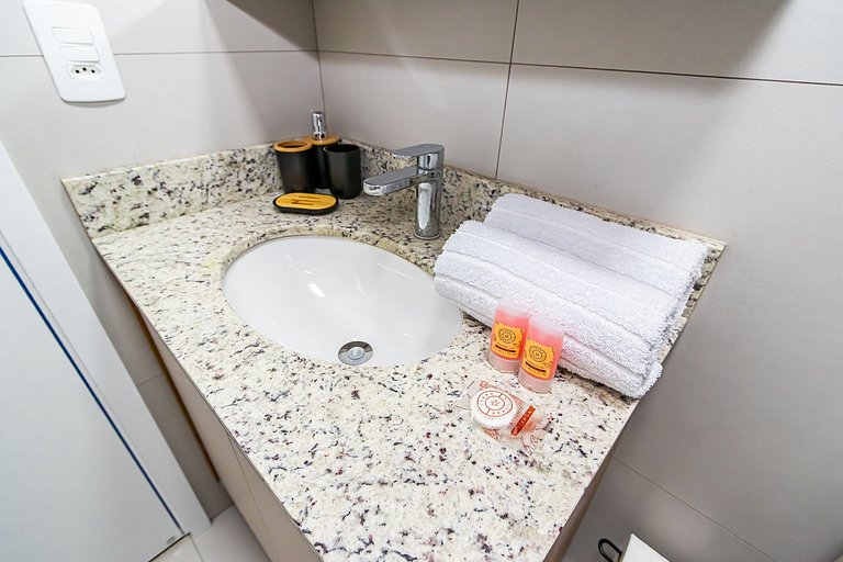 Apartamento Charmoso no Centro de Curitiba-ZIO0406