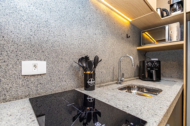 Studio Premium no Centro | c/ garagem - IBI2408