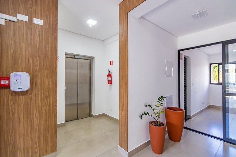 Studio em prédio novo no Água Verde - TFB0032