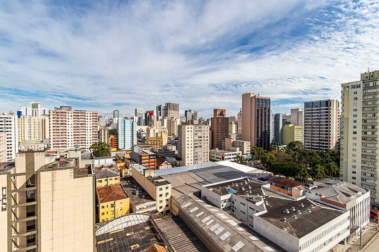 Studio c/ Garagem no Centro de Curitiba - MAN1518
