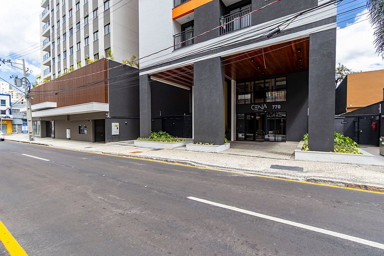Apto de 2 Quartos no Centro, perto de tudo-CNA0612