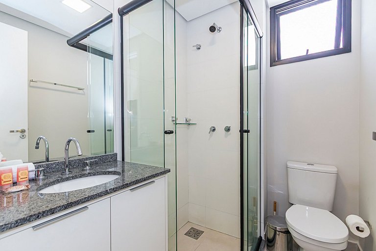 Apto de 2 Quartos no Centro, perto de tudo-CNA0612