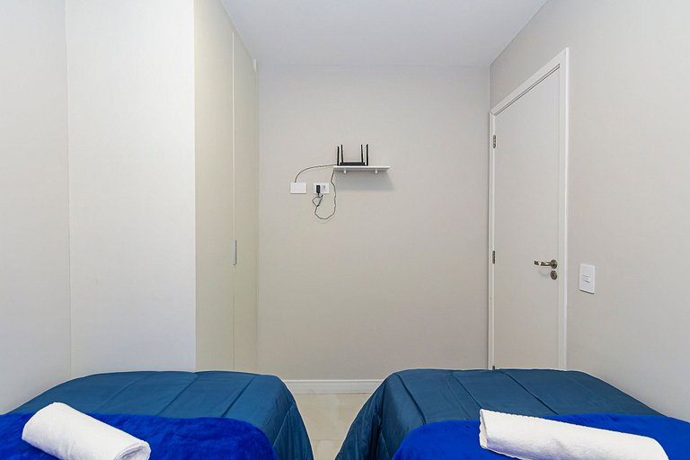 Apto de 2 Quartos no Centro, perto de tudo-CNA0612