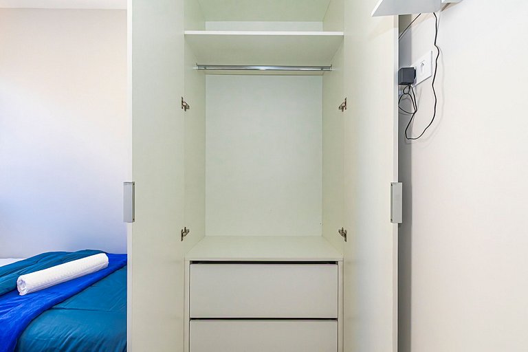 Apto de 2 Quartos no Centro, perto de tudo-CNA0612