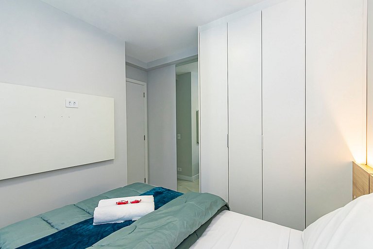 Apto de 2 Quartos no Centro, perto de tudo-CNA0612